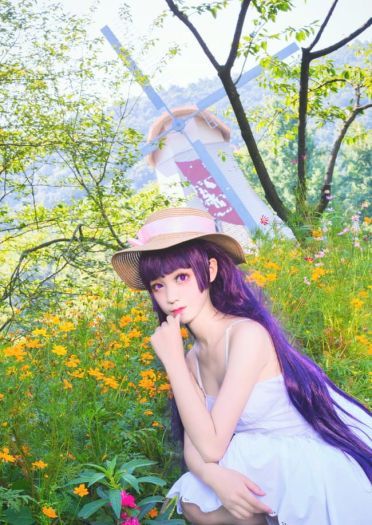 cos正片 黑猫白裙