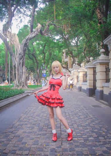 尼禄深红洋裙ver.