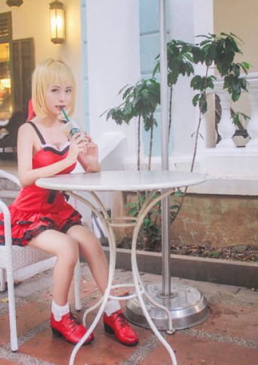 尼禄深红洋裙ver.