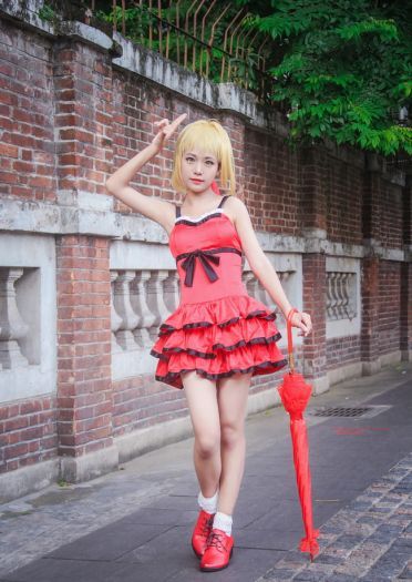 尼禄深红洋裙ver.