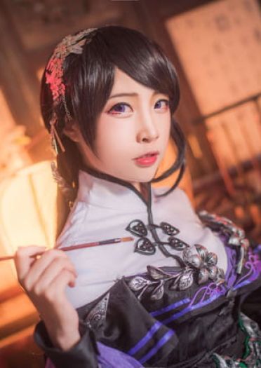 庭前万花忘枯荣，缱绻仙谷不知年