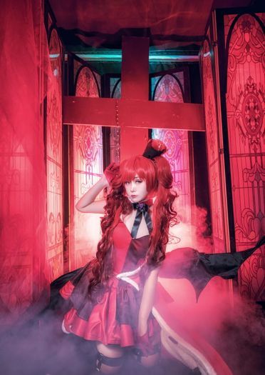 爱丽丝漫游仙境红心女王手办版