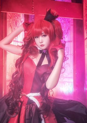 爱丽丝漫游仙境红心女王手办版