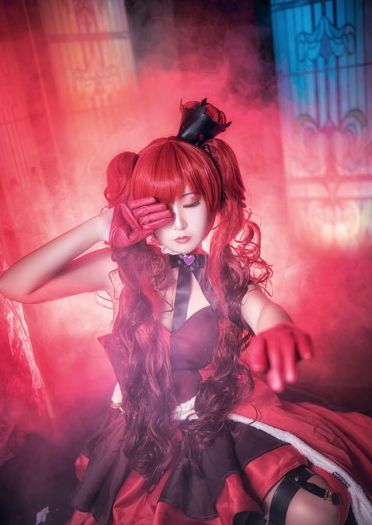 爱丽丝漫游仙境红心女王手办版