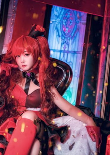 爱丽丝漫游仙境红心女王手办版