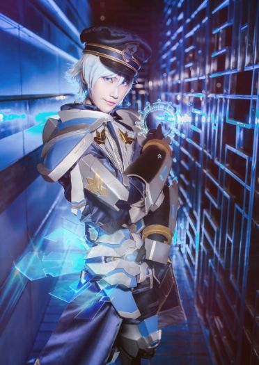 诸葛亮 星航指挥官cosplay图片(1)