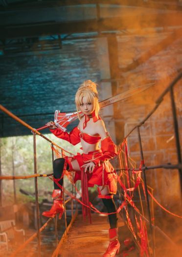 【莫德雷德】请问，你就是我的master嘛