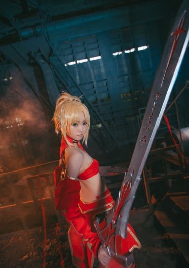 【莫德雷德】请问，你就是我的master嘛