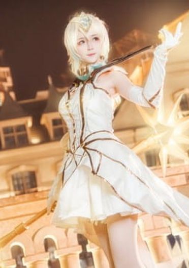 英雄联盟 寒冬中闪亮冻人的拉克丝 cosplay