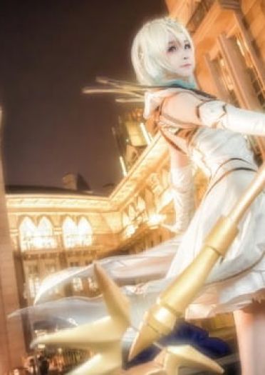 英雄联盟 寒冬中闪亮冻人的拉克丝 cosplay