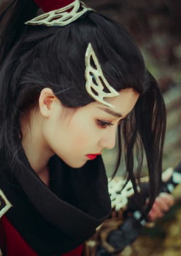 血海苍凉刀光凝，浪子唱罢鹰长鸣。cosplay