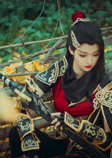 血海苍凉刀光凝，浪子唱罢鹰长鸣。cosplay