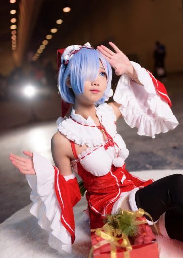 圣诞快乐，我把蕾姆送给你当礼物