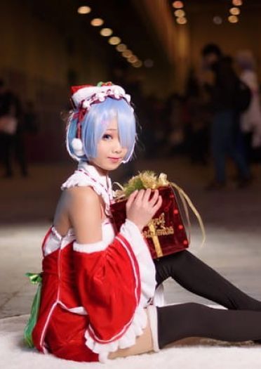 圣诞快乐，我把蕾姆送给你当礼物