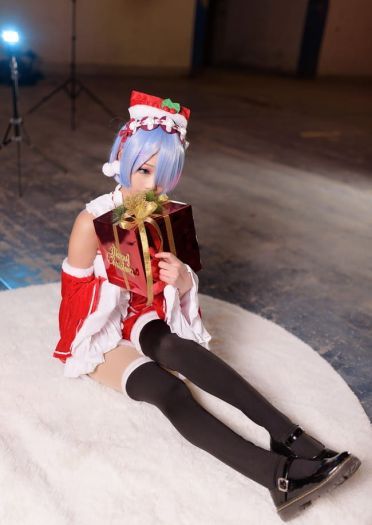 圣诞快乐，我把蕾姆送给你当礼物