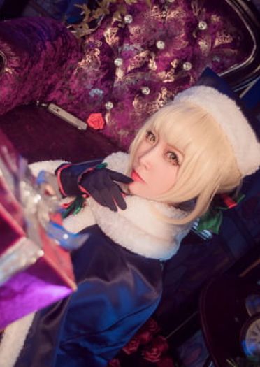 《fate/grand order》阿尔托莉雅·潘德拉贡 圣诞快乐