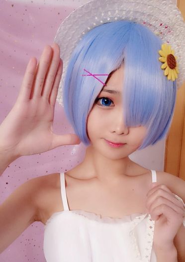 蕾姆插画白裙 有没感觉到寒冷 cosplay