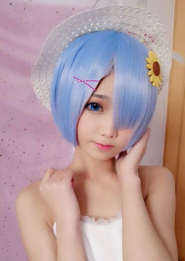 蕾姆插画白裙 有没感觉到寒冷 cosplay