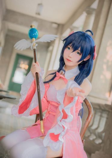 线上游戏的老婆不可能是女生? =玉置亚子