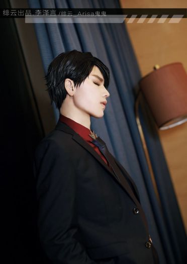 恋与制作人 你的时间属于我 李言泽cosplay