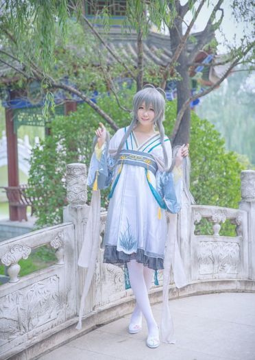 VOCALOID 洛天依 芷汀兰 cosplay