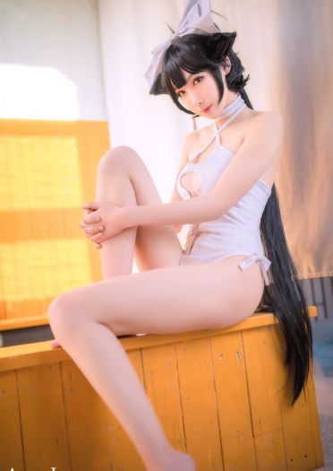 指挥官，一直盯着我看，会很困扰的……