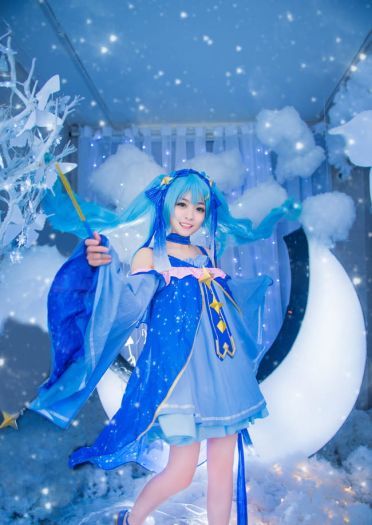 初音未来 星与雪的公主 cosplay