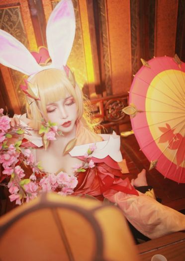 我是公孙离 才不是腿长1米8的兔子呢 哼哼