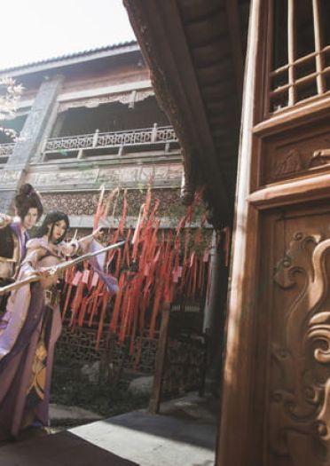 姻缘呢，上天安排的最大嘛~