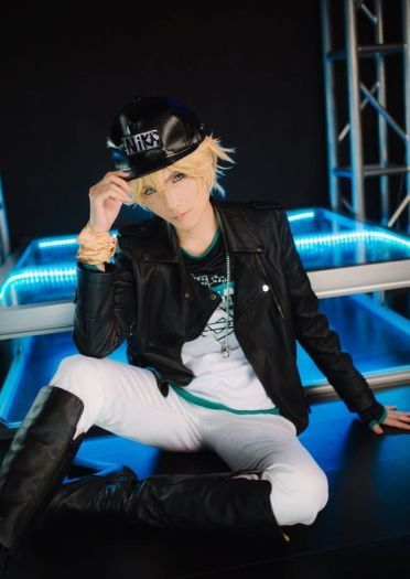 恋与制作人 周棋洛 cosplay