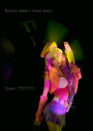 厄运小姐-电玩女神