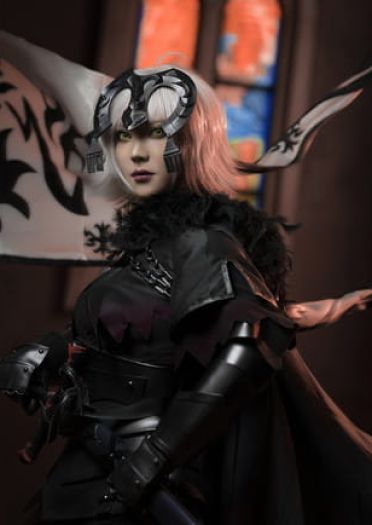 我原本就不喜欢争斗，但也不是畏惧浴血的胆小鬼。