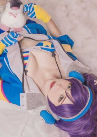 你是想要和我玩，还是想要和我的企鹅玩呢？