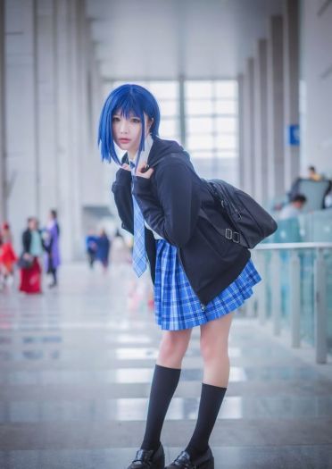 《DARLING in the FRANXX》莓 cos场照