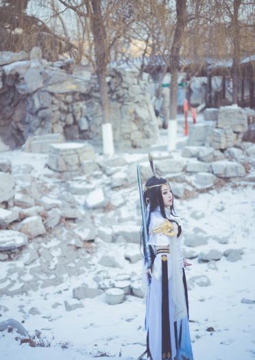 剑侠情缘网络版叁 雪河藏剑成女&秦风纯阳成女 cosplay图片(1)