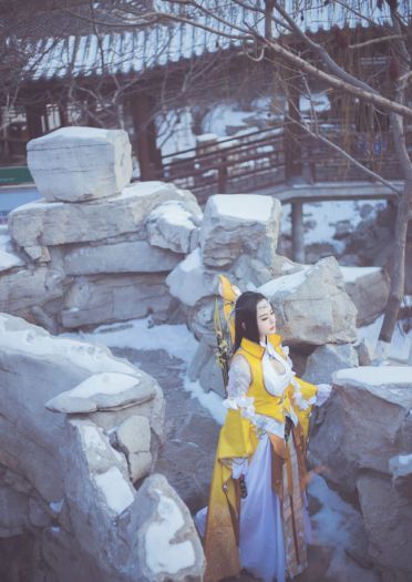 剑侠情缘网络版叁 雪河藏剑成女&秦风纯阳成女 cosplay图片(1)