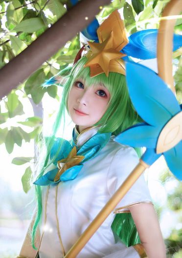 英雄联盟 仙灵女巫璐璐 cosplay图片