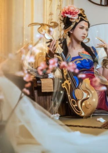 春江花月照人生无穷 弦音流转听山河入梦