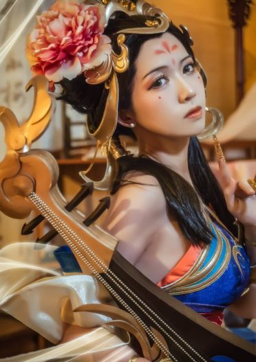 春江花月照人生无穷 弦音流转听山河入梦