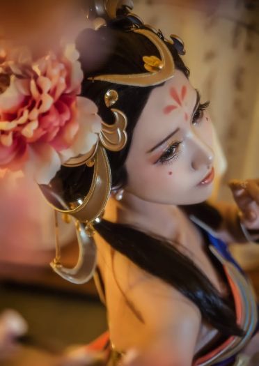 春江花月照人生无穷 弦音流转听山河入梦