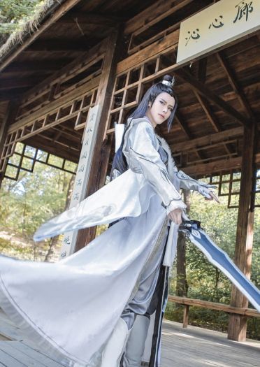 不昧本来，太虚明月流辉过