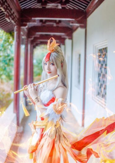 身作彩凤双飞翼，心有灵犀一点通