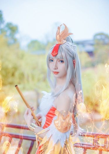 身作彩凤双飞翼，心有灵犀一点通