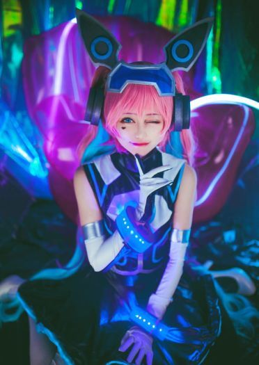 ＂骇客很酷，心灵很美，我就这样又酷又美＂