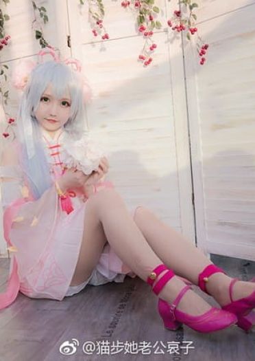 洛天依 宅舞 哀子 cosplay