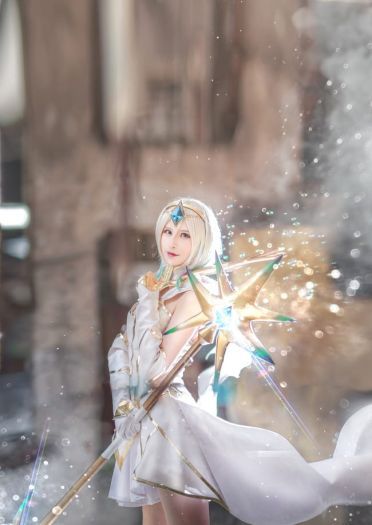 英雄联盟 关辉女郎拉克丝 大元素使 cosplay