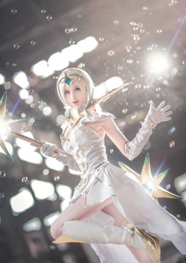 英雄联盟 关辉女郎拉克丝 大元素使 cosplay