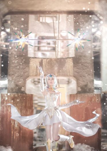 英雄联盟 关辉女郎拉克丝 大元素使 cosplay