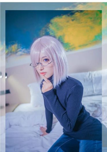 【cos正片】不来一起枕头大战嘛？