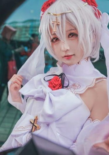 理想乡场照德莉莎月下初拥